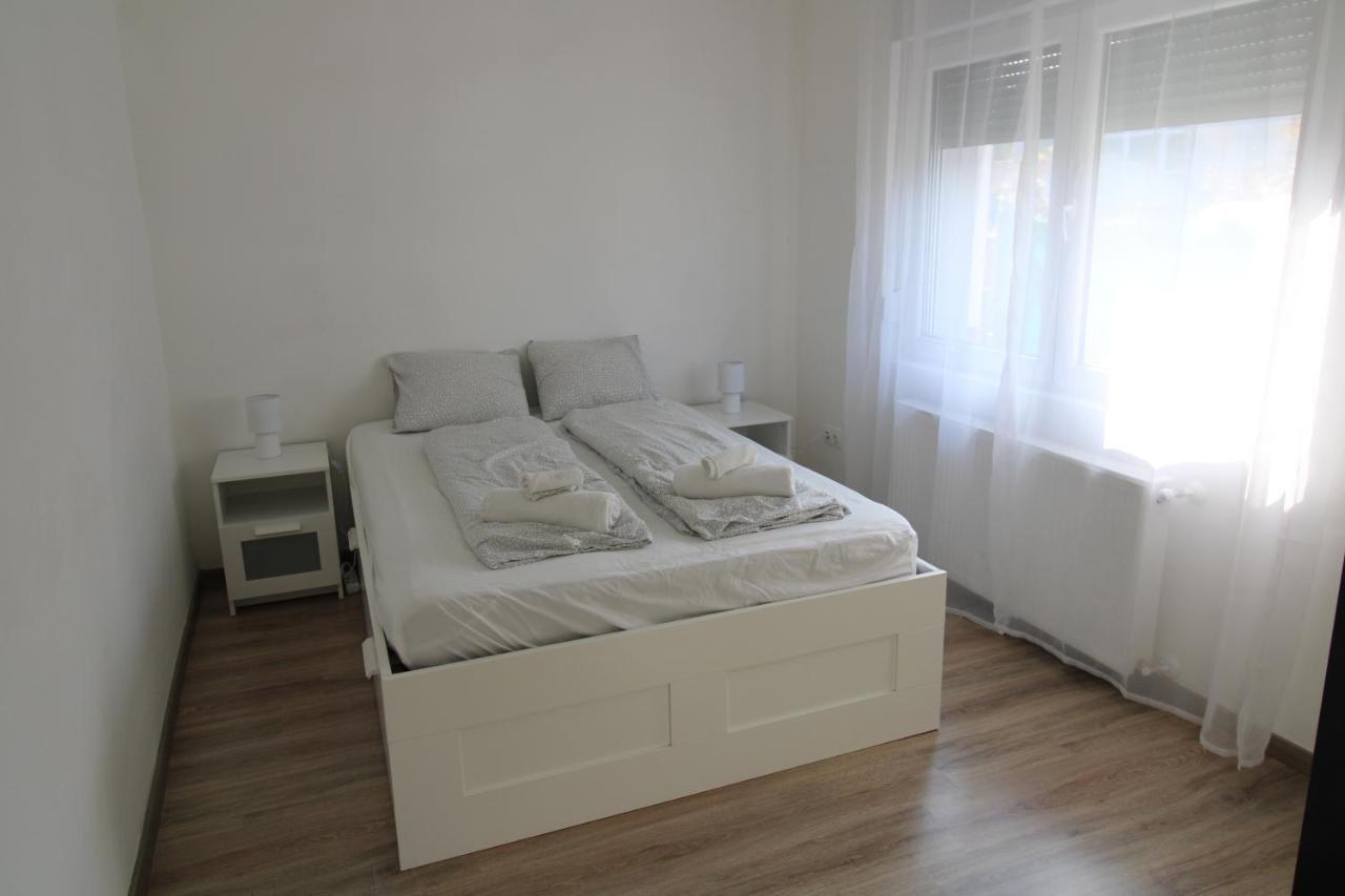 Апартаменти Garden Apartman House Печ Екстер'єр фото