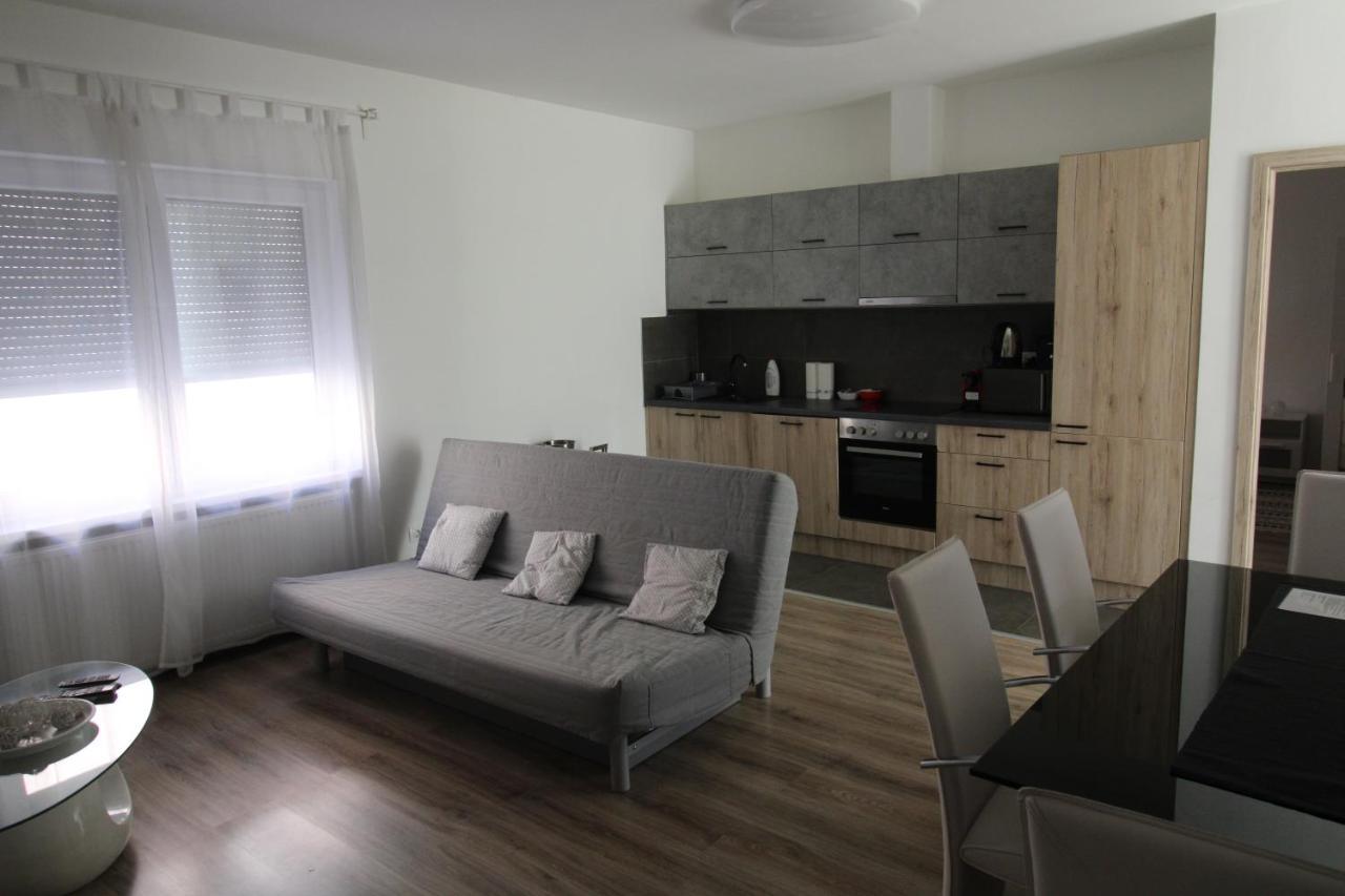 Апартаменти Garden Apartman House Печ Екстер'єр фото
